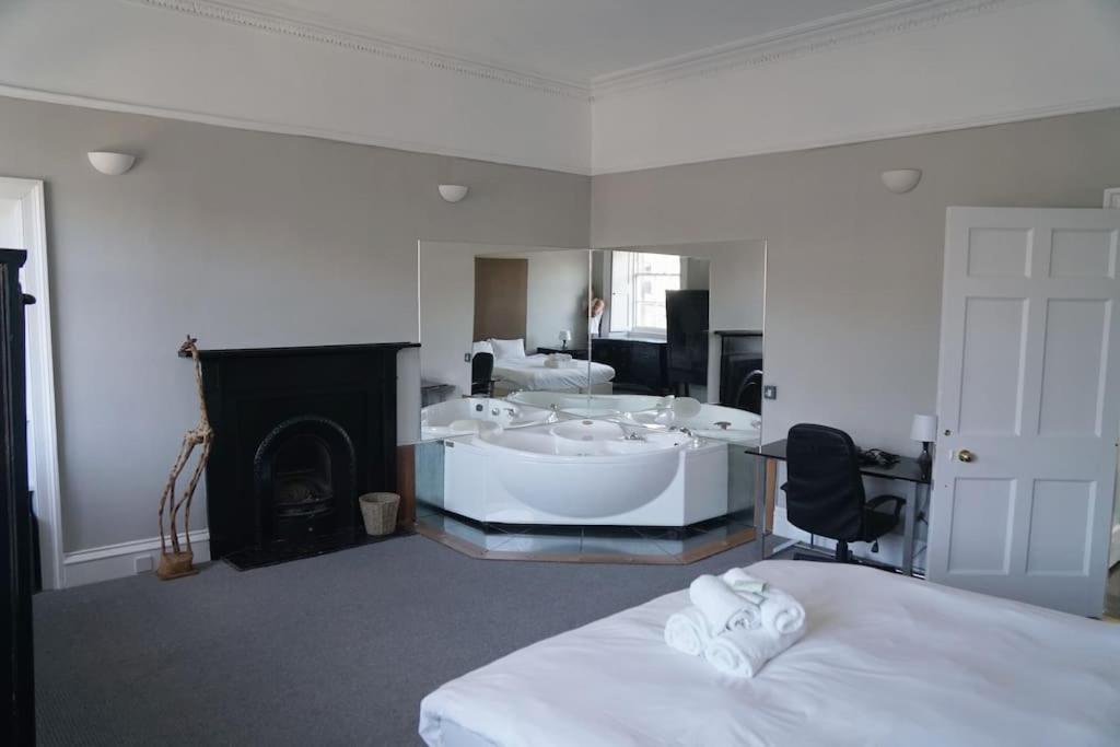 Prime Edinburgh City Centre - 4 Bed Penthouse Exterior photo