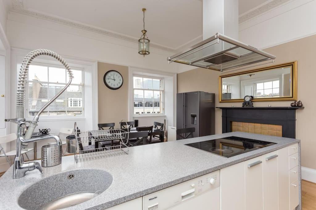 Prime Edinburgh City Centre - 4 Bed Penthouse Exterior photo